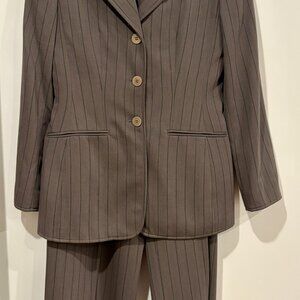 Giorgio Armani women's pant suit Size 10/Euro 44